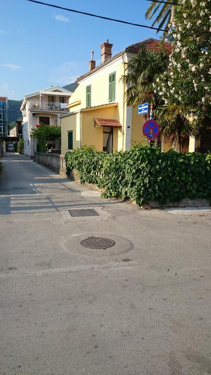 House Grabic Ξενοδοχείο Τίβατ Εξωτερικό φωτογραφία